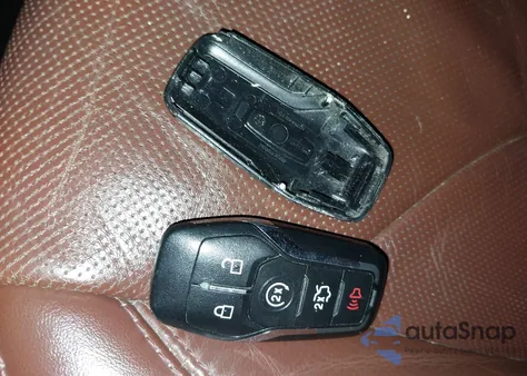 2017 Lincoln Mkx Reserve z USA, uszkodzony, nr VIN 2LMPJ8LP8HBL44124